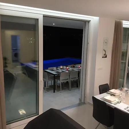 Villa Trogir فيلة تروغير