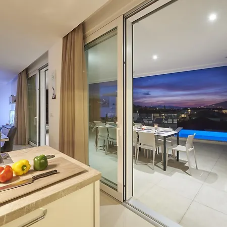 Villa Trogir * تروغير