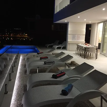 Villa Trogir فيلة تروغير