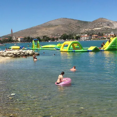 Villa Trogir فيلة تروغير