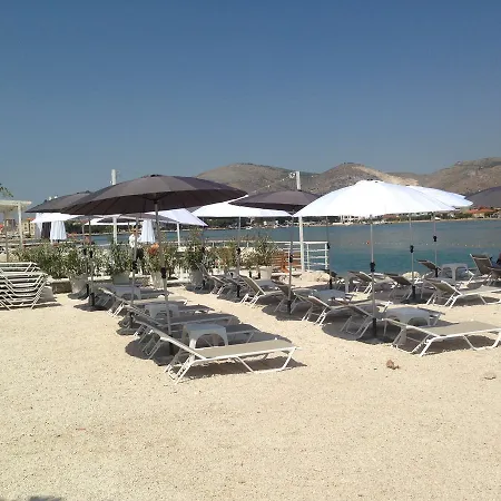 빌라 Villa Trogir *