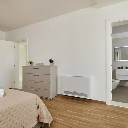 Villa Trogir 빌라 *