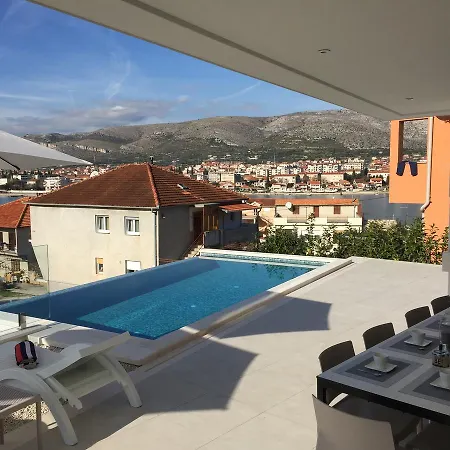 Villa Trogir 트로기르