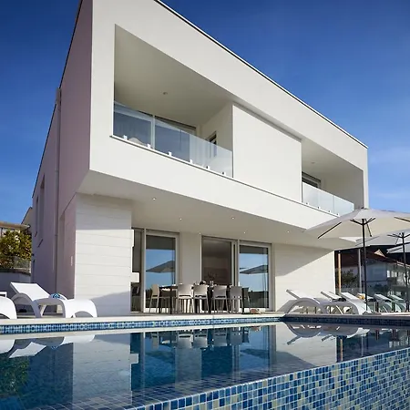 Villa Trogir * 트로기르